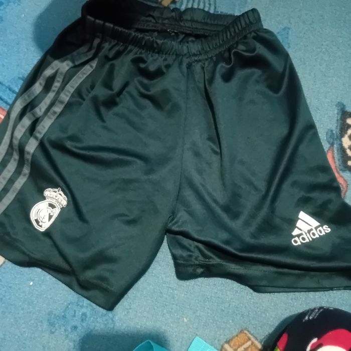 Pantaloni scurți real madrid noi