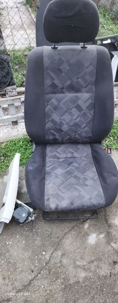 Продавам Опел Астра 1.4 90к.с на части