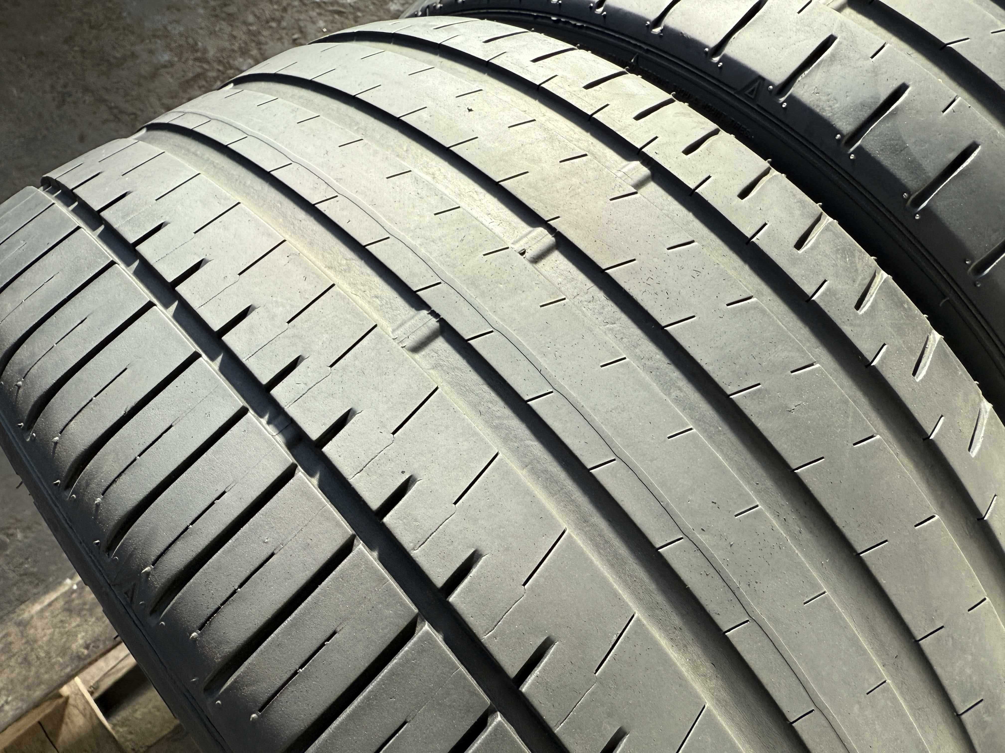 SET 2 Anvelope Vara 275/35 r19 100Y FALKEN Azenis FK510