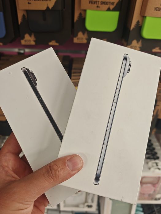 iPhone Air 256GB  black and sky blue