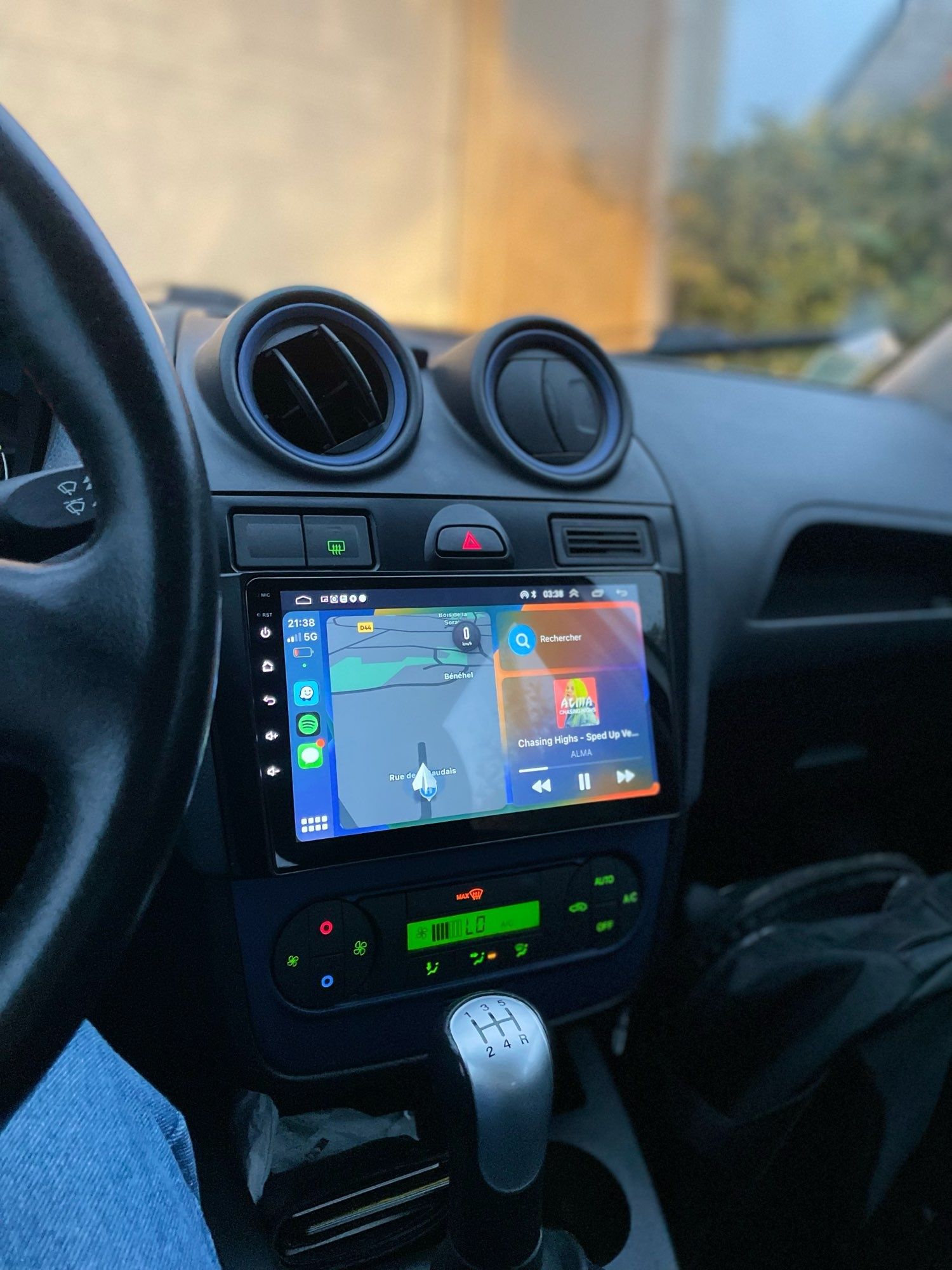 Navigatie Android Ford Fiesta Waze YouTube GPS casetofon