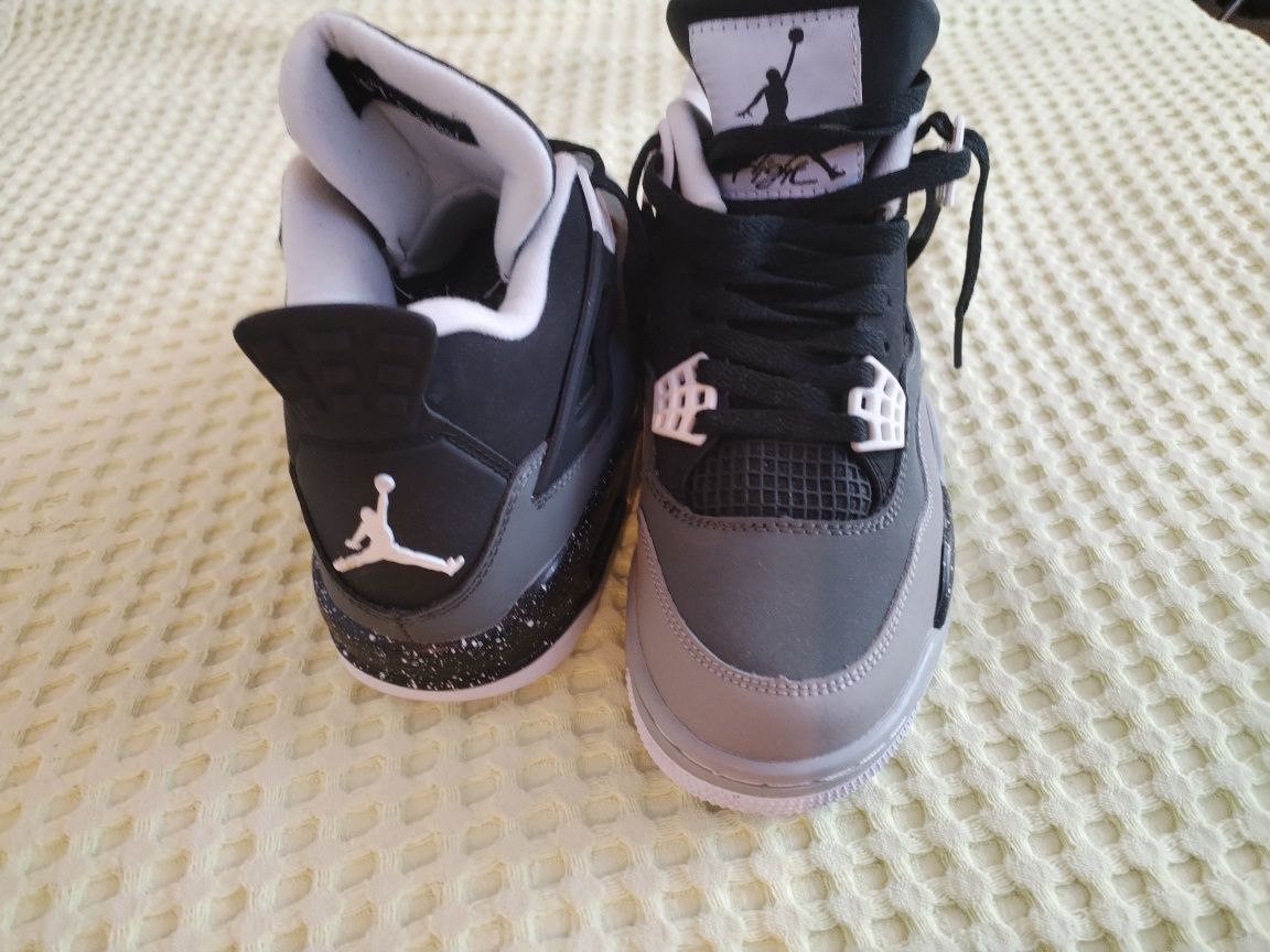 Nike Air Jordan 4