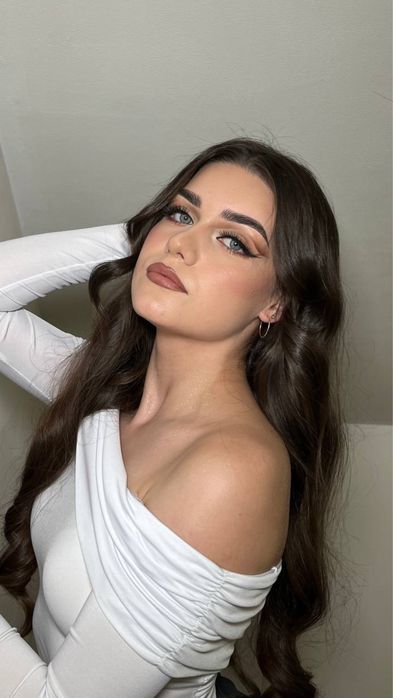 Макияж и прически (на выезд и в студии)