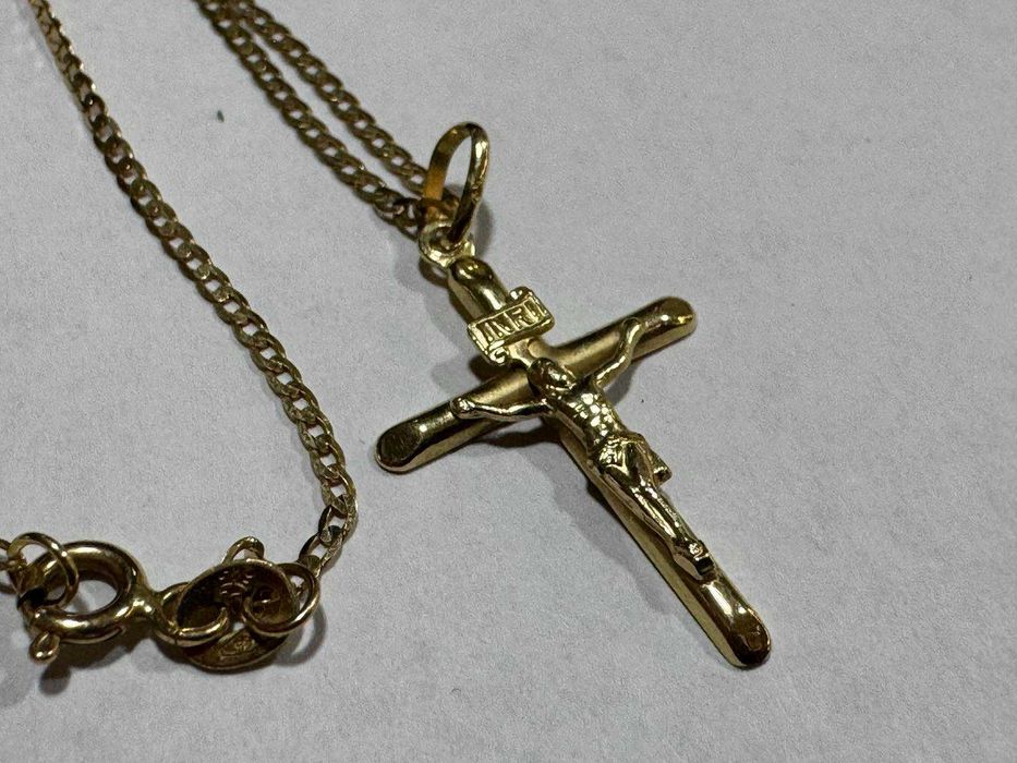 Златен синджир с кръст 14К