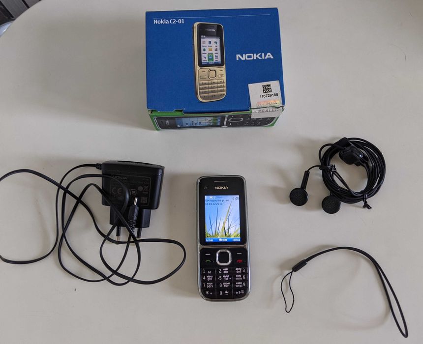 Телефон Nokia C2-01