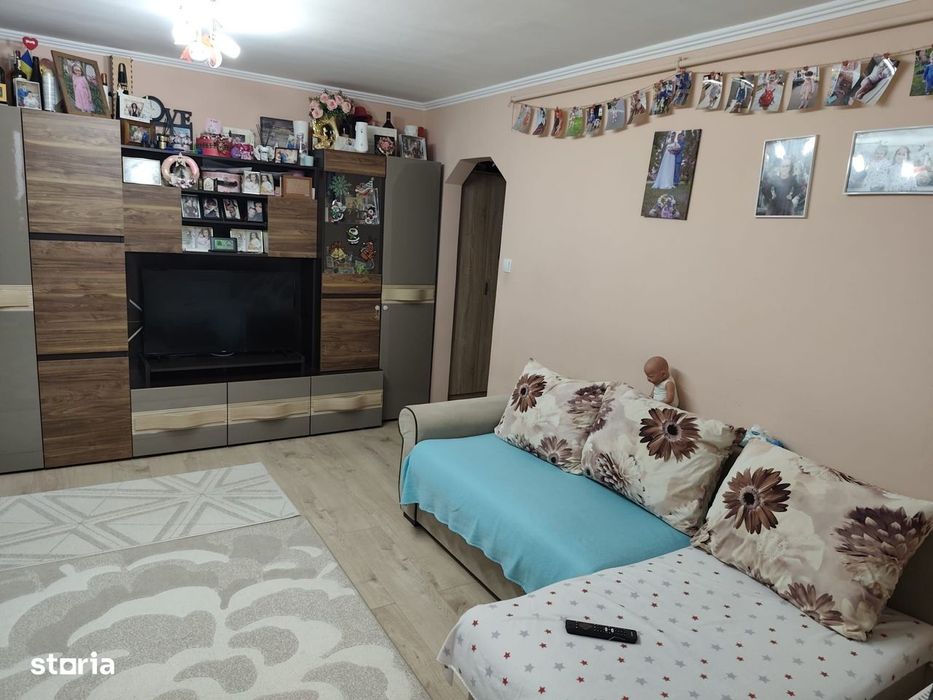 De vânzare apartament decomandat