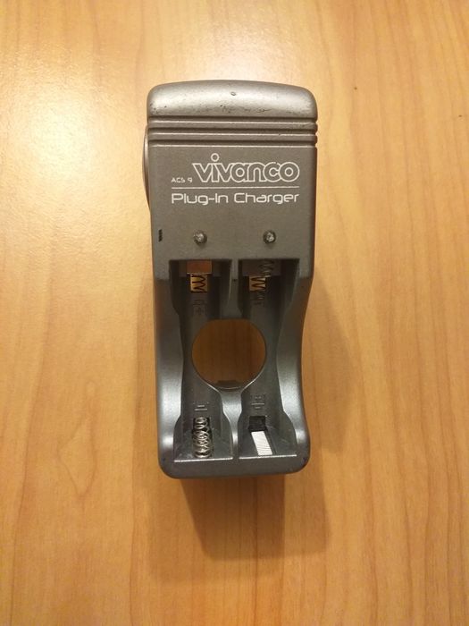 Incarcator acumulatori AA SI AAA Ni-cd