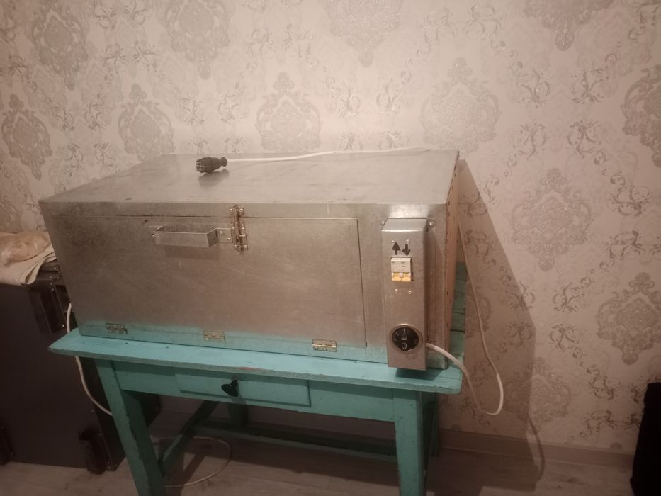 Печь электрический. 220 ват.