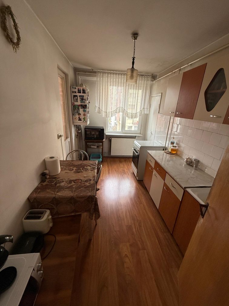 Apartament 3 camere 72 mp zona Grivitei