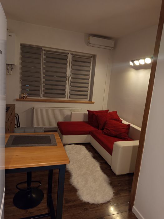 Închiriez garsonieră