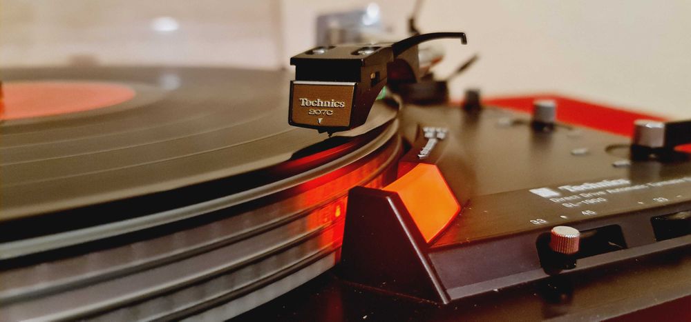 Technics SL-1900 Fully-Automatic Direct-Drive Turntable Made in Japan