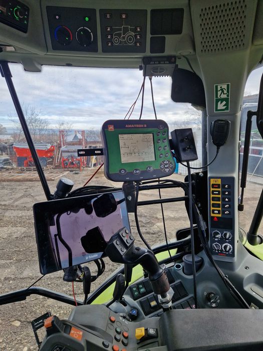 Vand masina erbicidat AMAZONE UX 5200 LITRI 24M