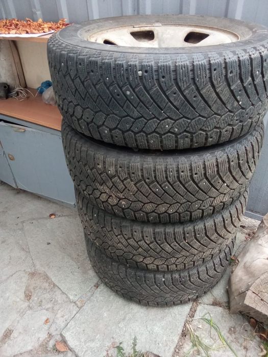 Продаю зимние шины с диском