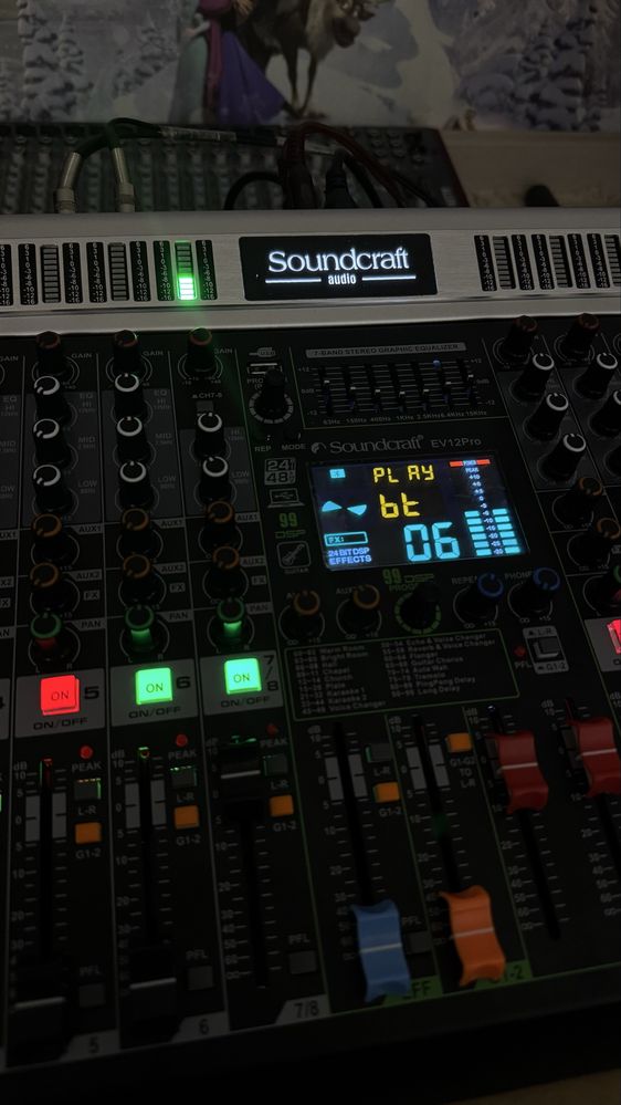 Микрофон Shure микшерный пульт soundcraft