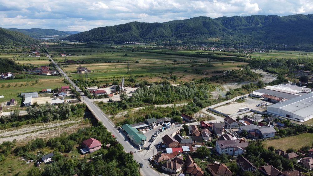 De vanzare Magazin + Depozit Materiale de constructii/Teren