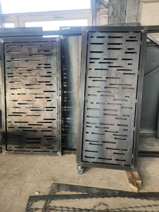 Debitare cu laser CNC, traforaj tabla, garduri, scari, panouri, flanse