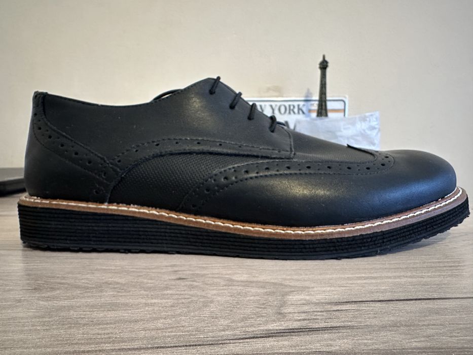 Razmer 40-41. Klassik-natural charm oyoq kiyim,