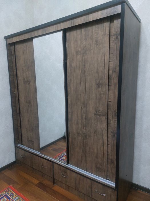 Срочно прдаётся шкаф