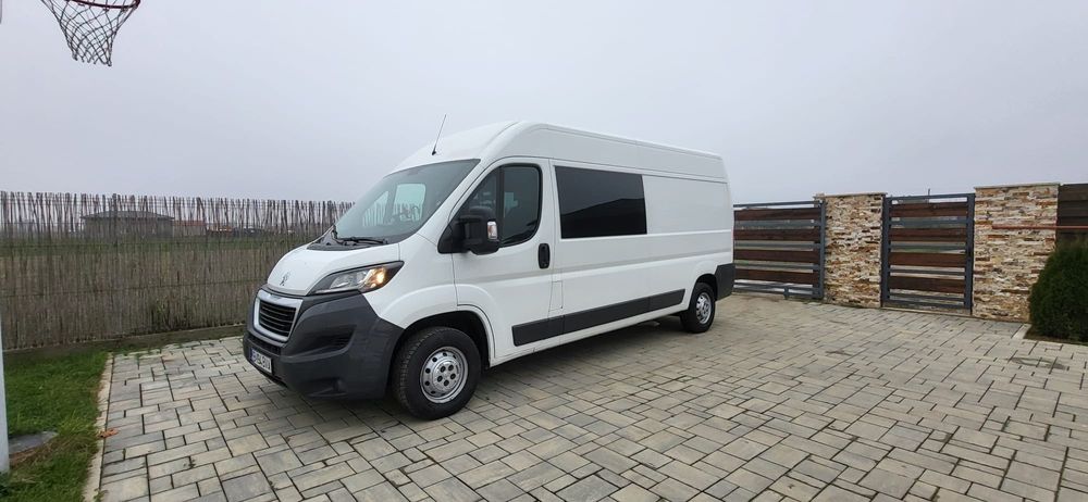 Peugeot Boxer multicab 6 loturi și marfa
