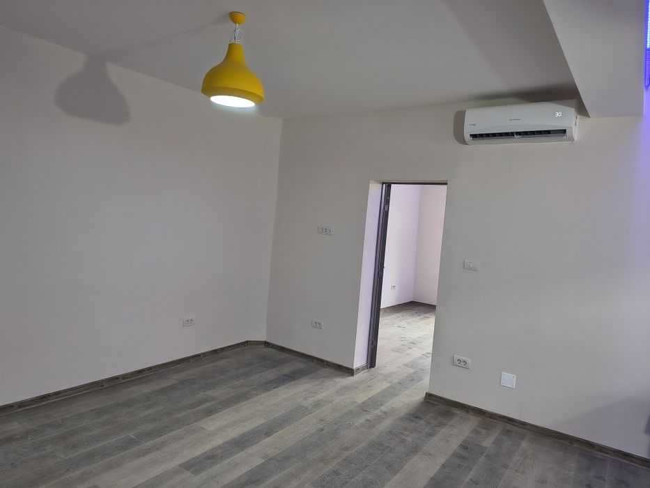 Ofer spre închiriere casa cu 2 camere