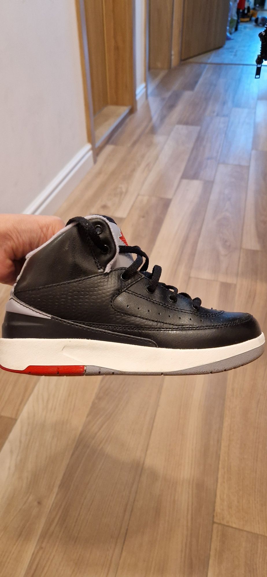 Jordan 2 Retro Cement, естествена кожа