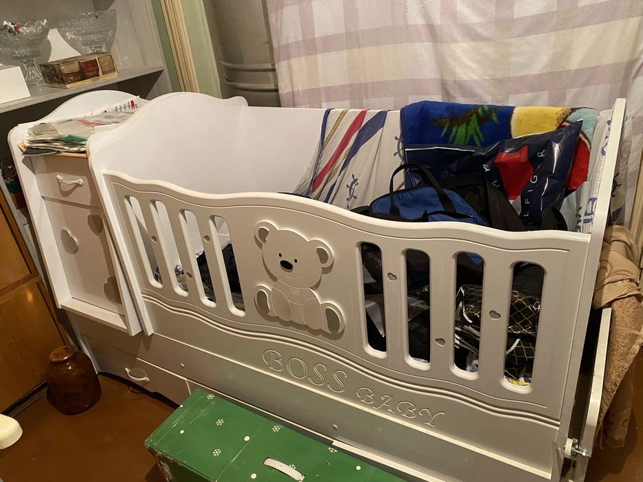 Детская кровать 550.000 срочно