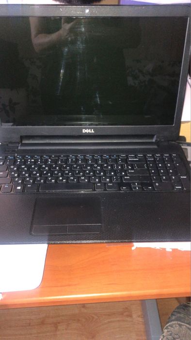 Ноутбук DELl в рабочем состояние