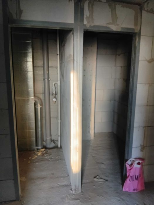 Чоштепа метро олдида 3/6/12. Кв майдони 71 кв. нархи 61000.