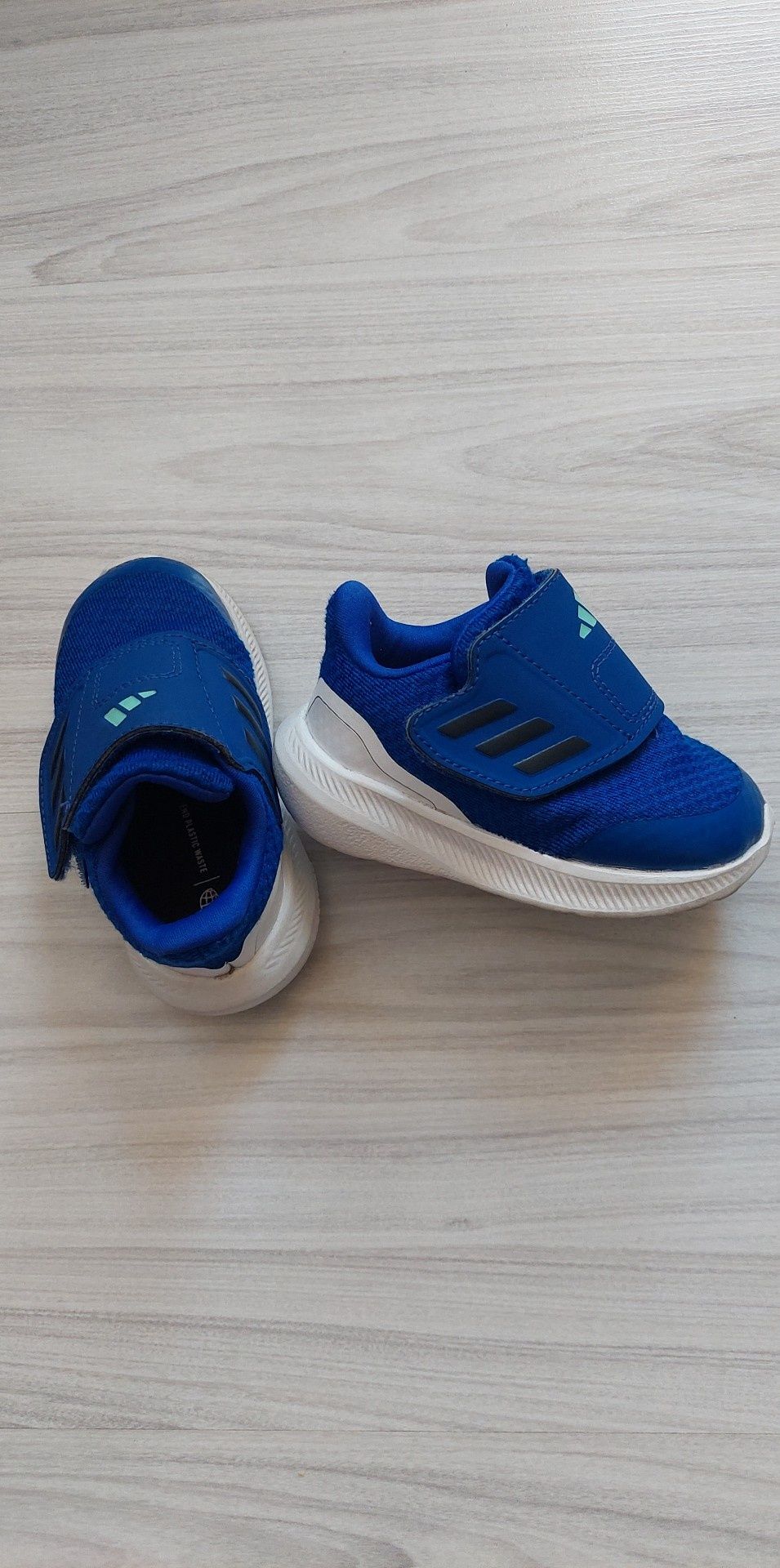 Маратонки Adidas 20 номер.