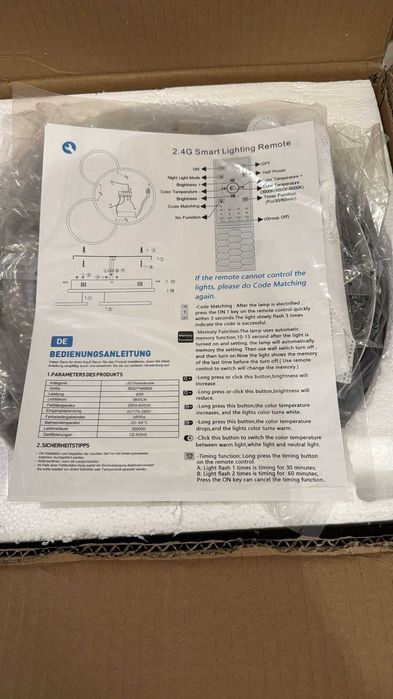 Plafonieră cu 4 inele și telecomanda