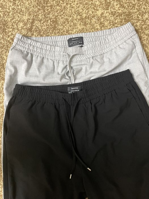 Мужские брюки разные Bershka