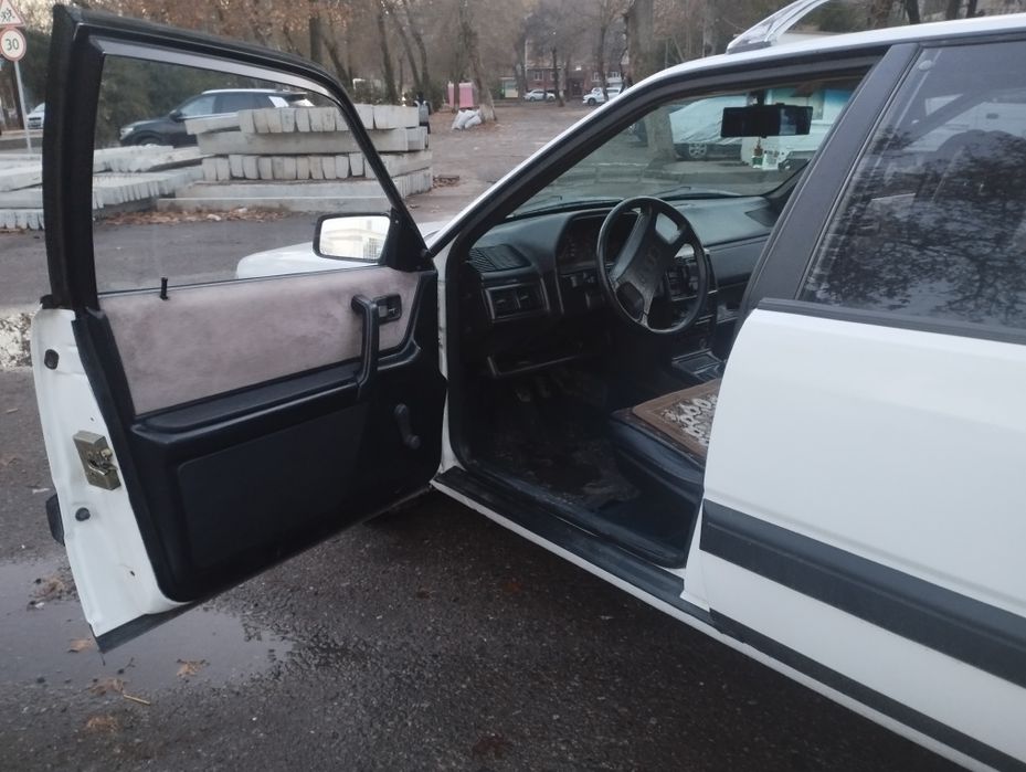 Ауди 100с3 авант