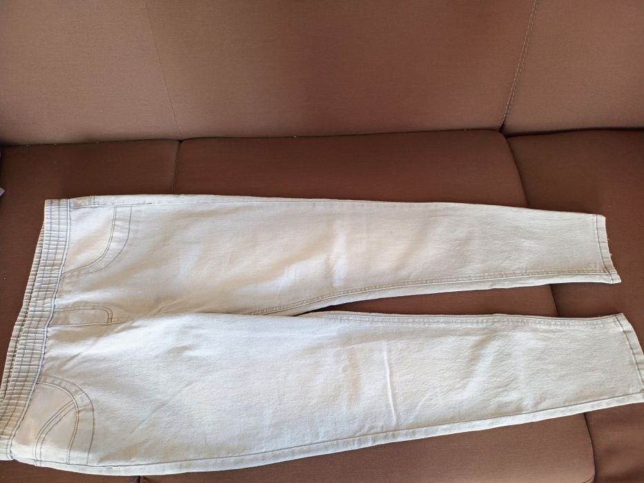 Blugi de dama marimea 44,45 lei