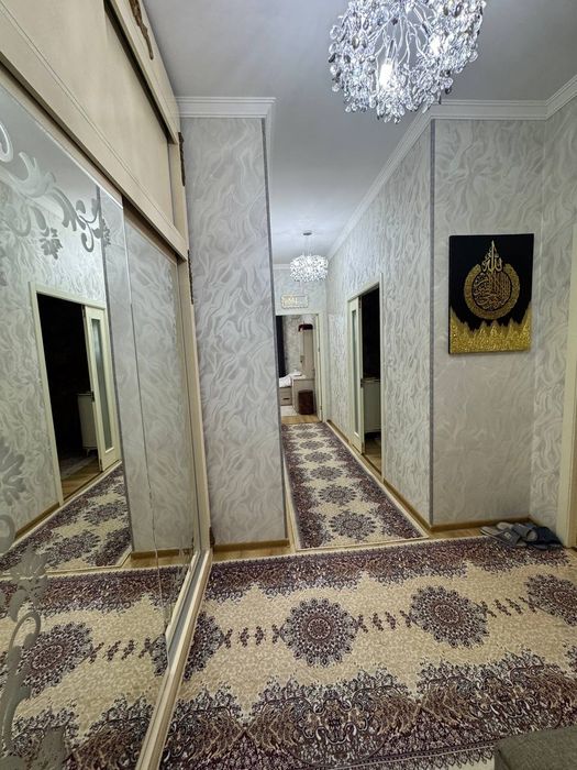 Uy sotiladi srochni. Kelishiladigan joyi bor.