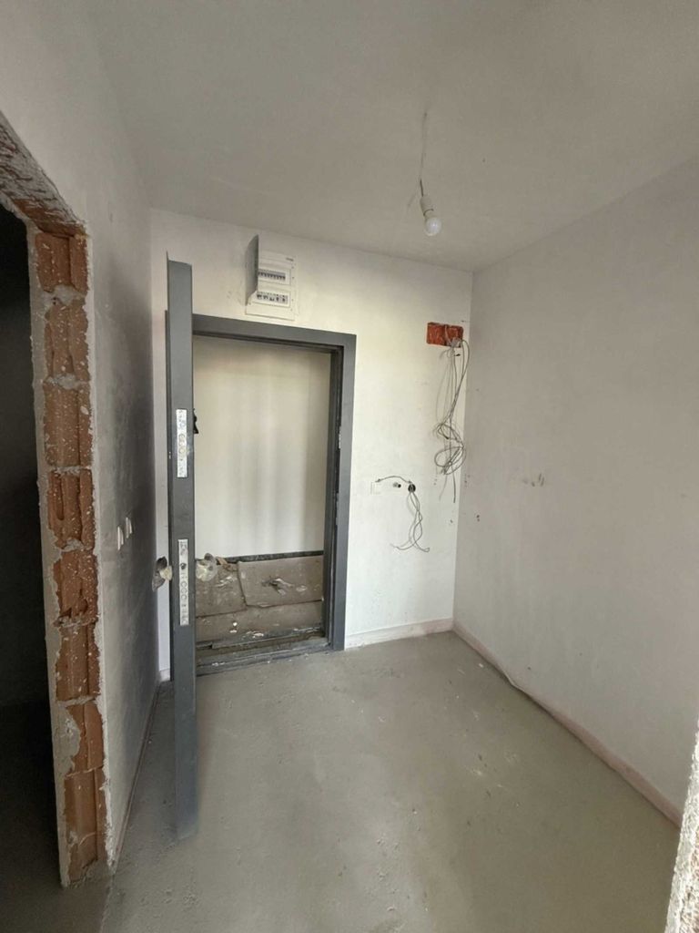 Продава се Двустаен апартамент в Пловдив, Тракия - 72 кв.м за 1289 €/кв.м - Снимка #5