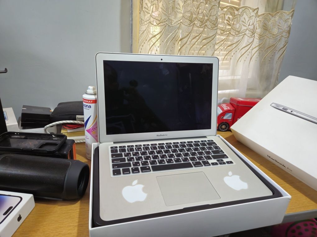 MacBook Air лаптоп