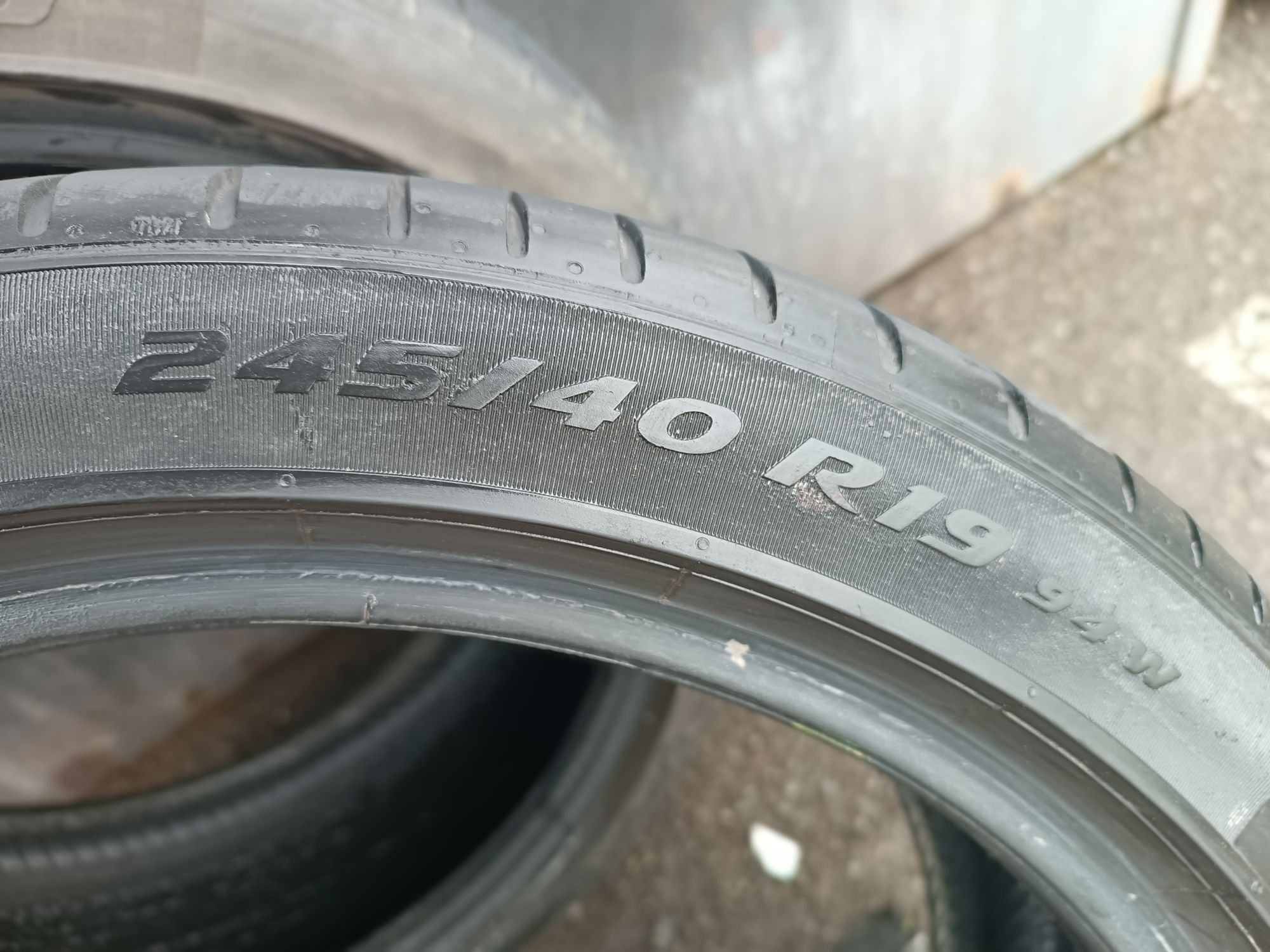 245/40/19 Pirelli