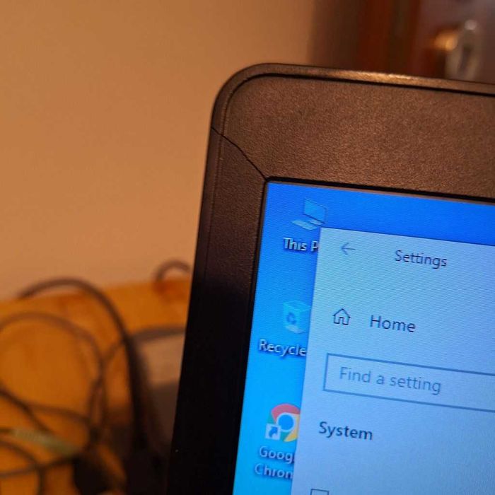 Laptop Dell procesor i5-6200U 14", Full HD 8GB 256GB SSD M2 Windows 10