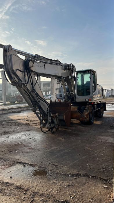 Excavator New Holland