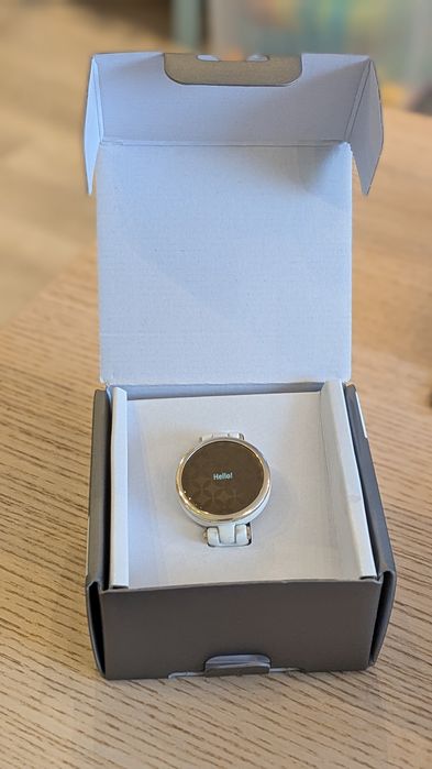 Garmin Lily – Smartwatch (бяла каишка, отлично състояние)