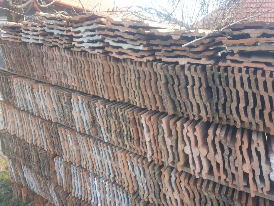 Vând tigla veche  stare foarte buna