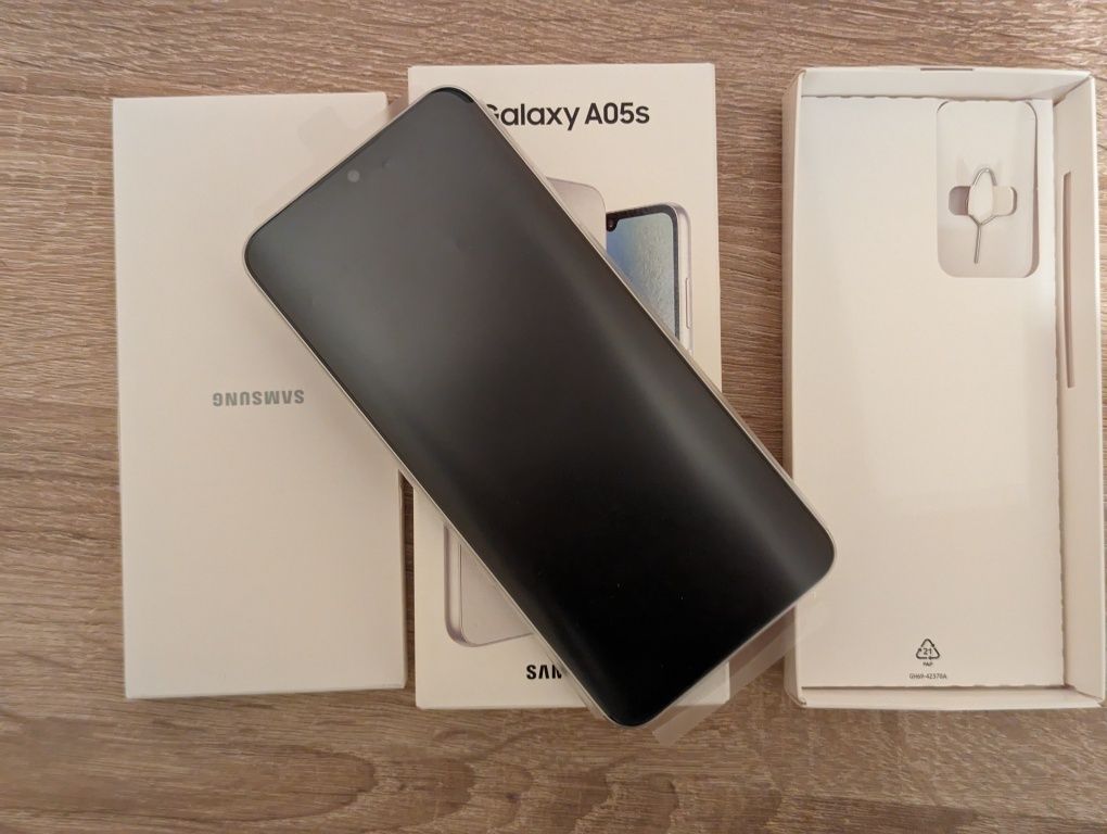 Samsung A05s смартфон