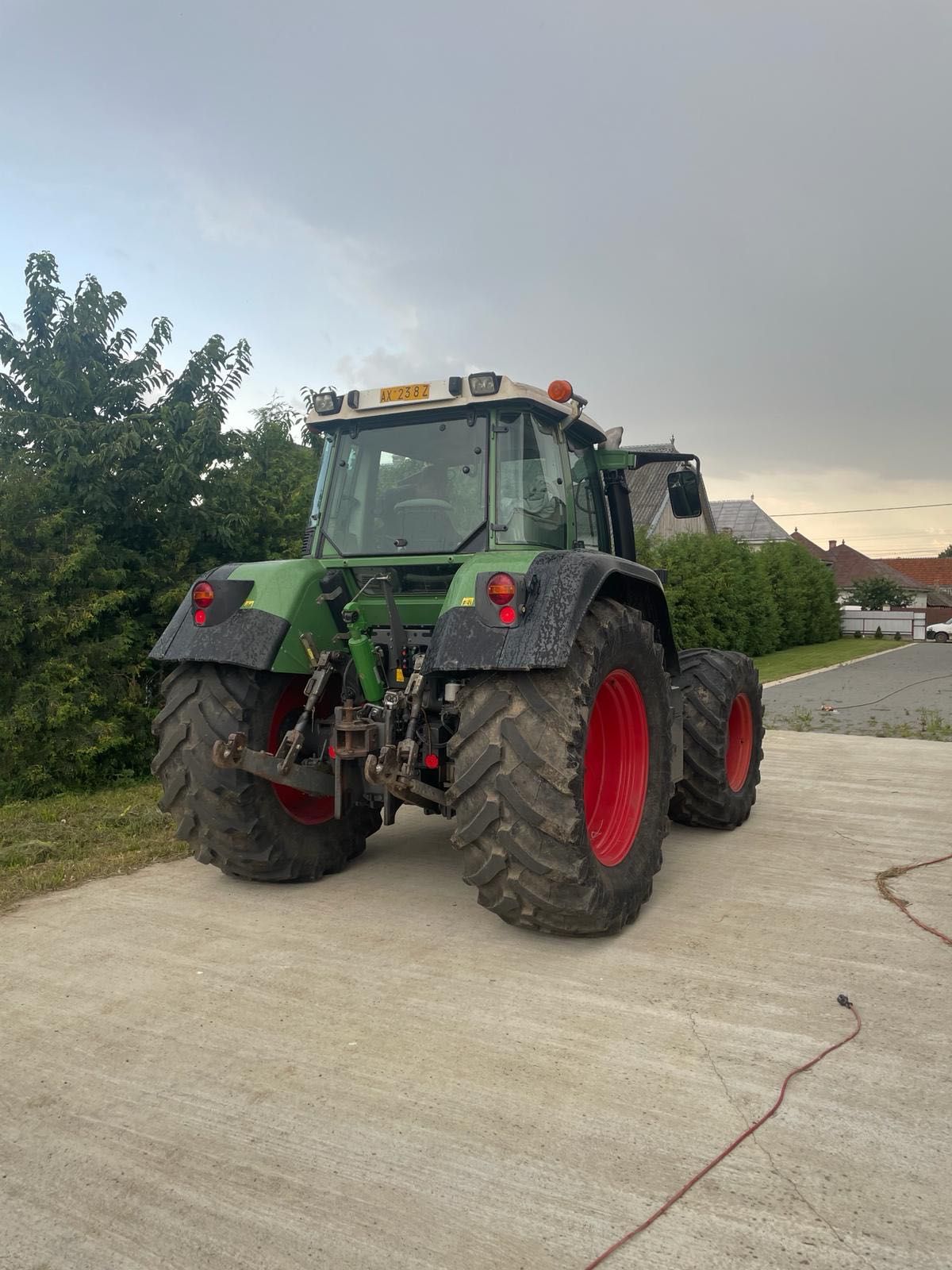 Tractor Fendt 818