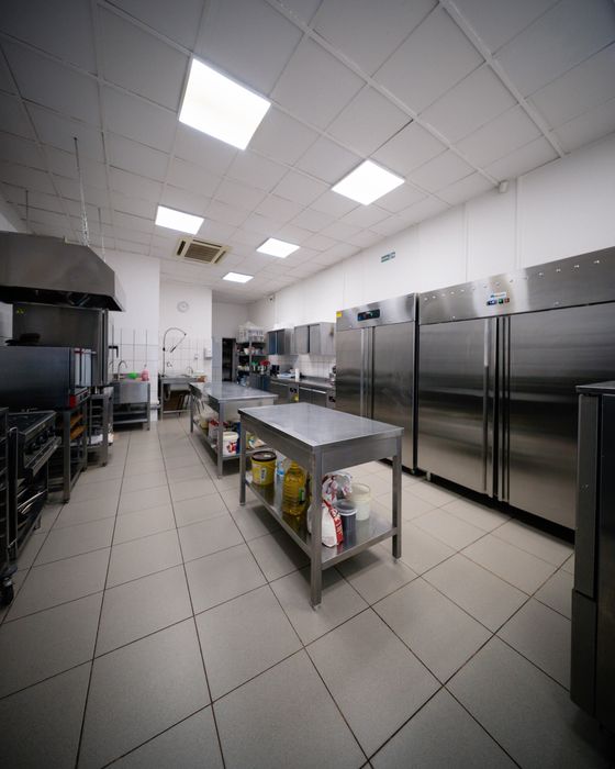 Laborator de cofetarie complet echipat, functional, autorizat