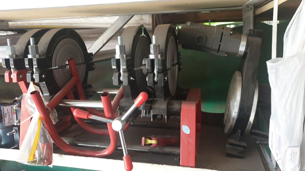 Апарат машины сварки полимерных ПВХ трубопровод 63 - 200 дмм.