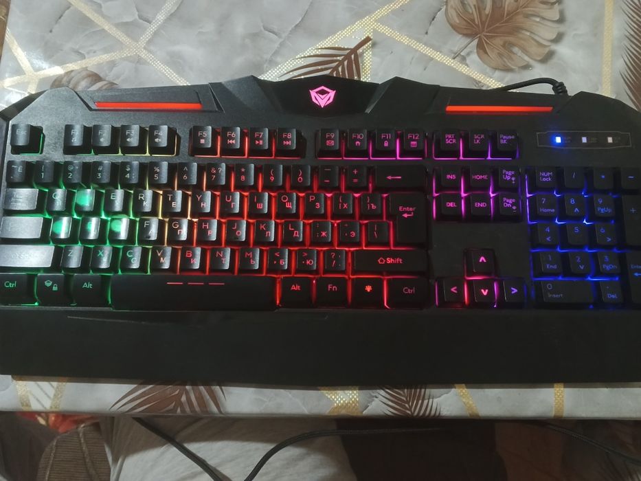 Rgb klaviatura .