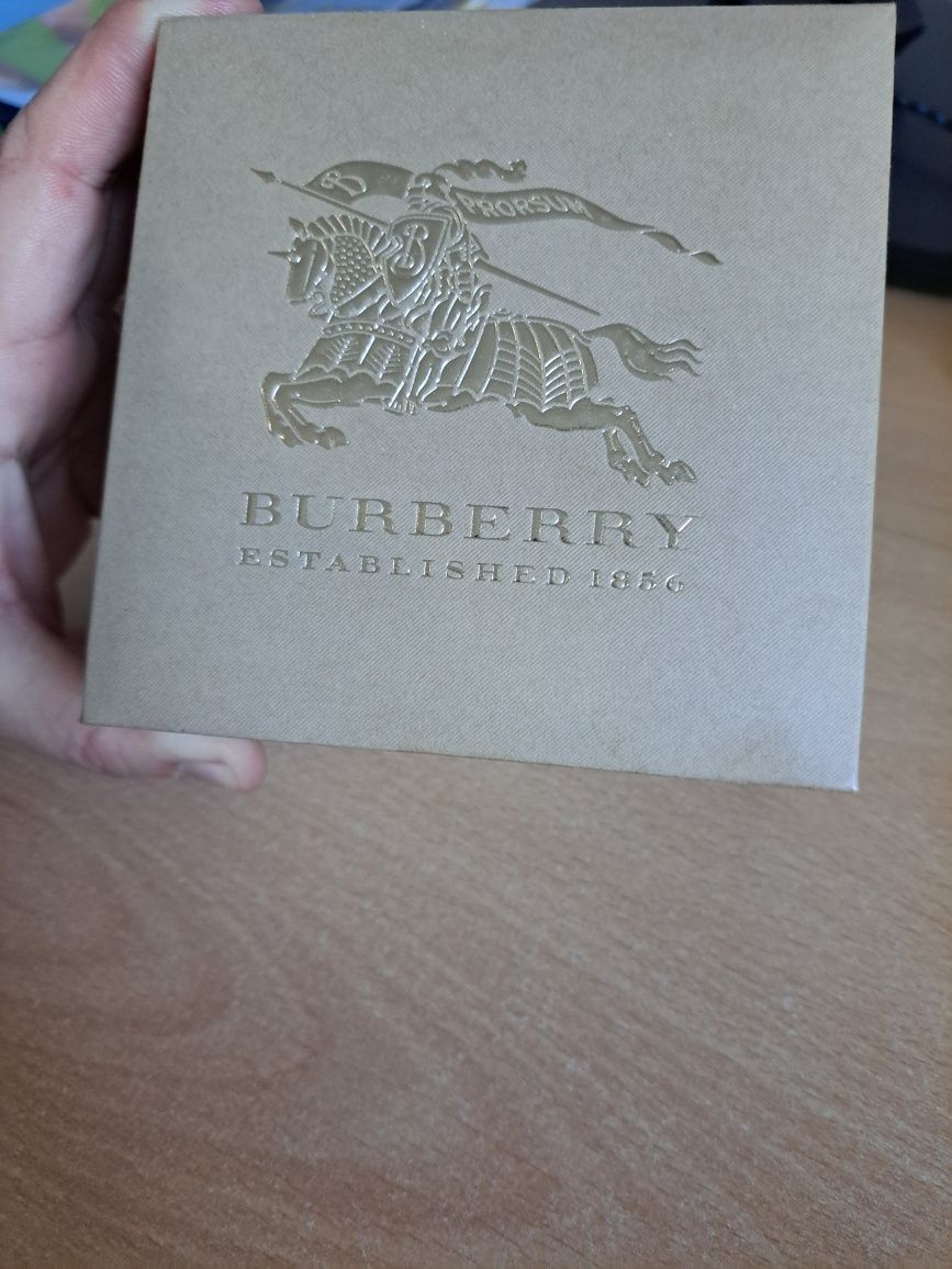 Vând ceas burberry
