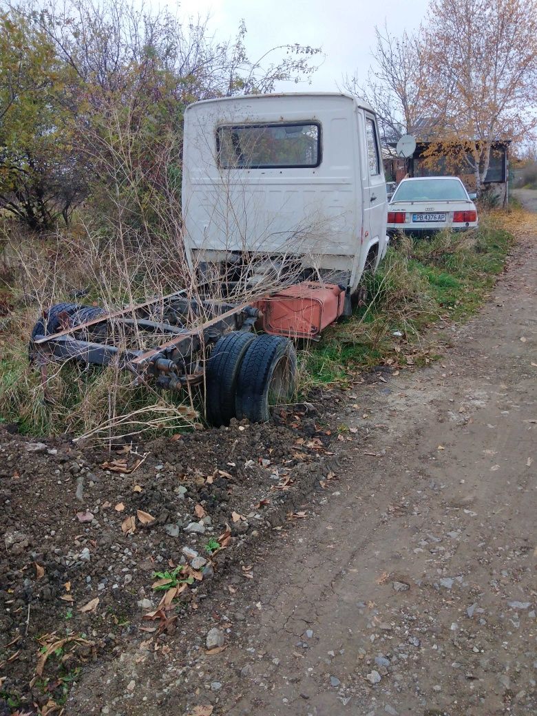 Продавам Нисан трейд на части
