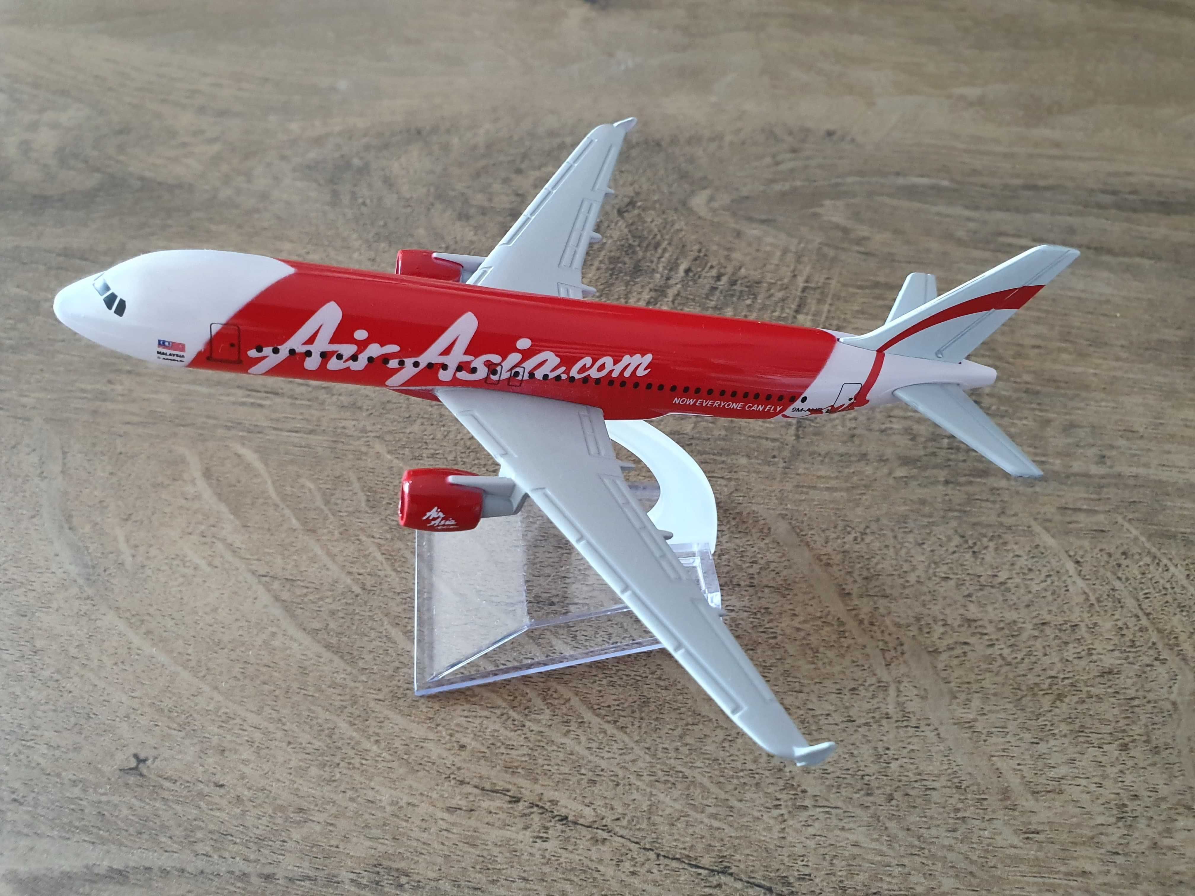 Macheta metalica de avion Air Asia | Decoratie | Perfect pt cadou