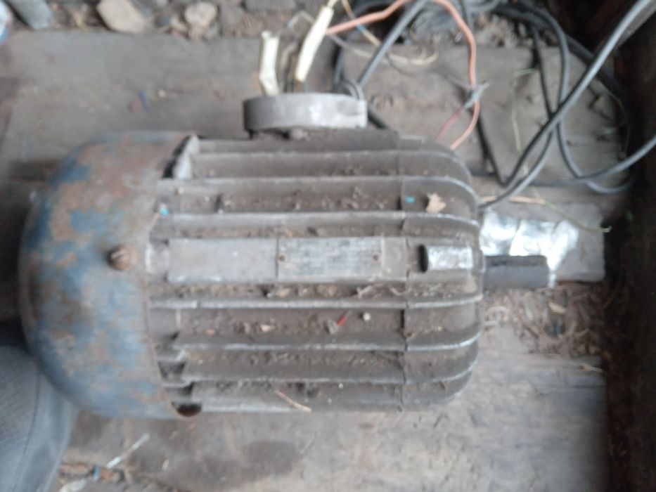 Продам электро двигатель.